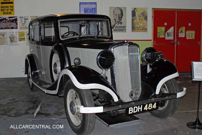  Standard Sixteen 1935 Coventry Transport Museum